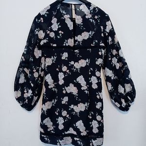 NWOT WE ARE KINDRED FLORAL DRESS SIZE XS